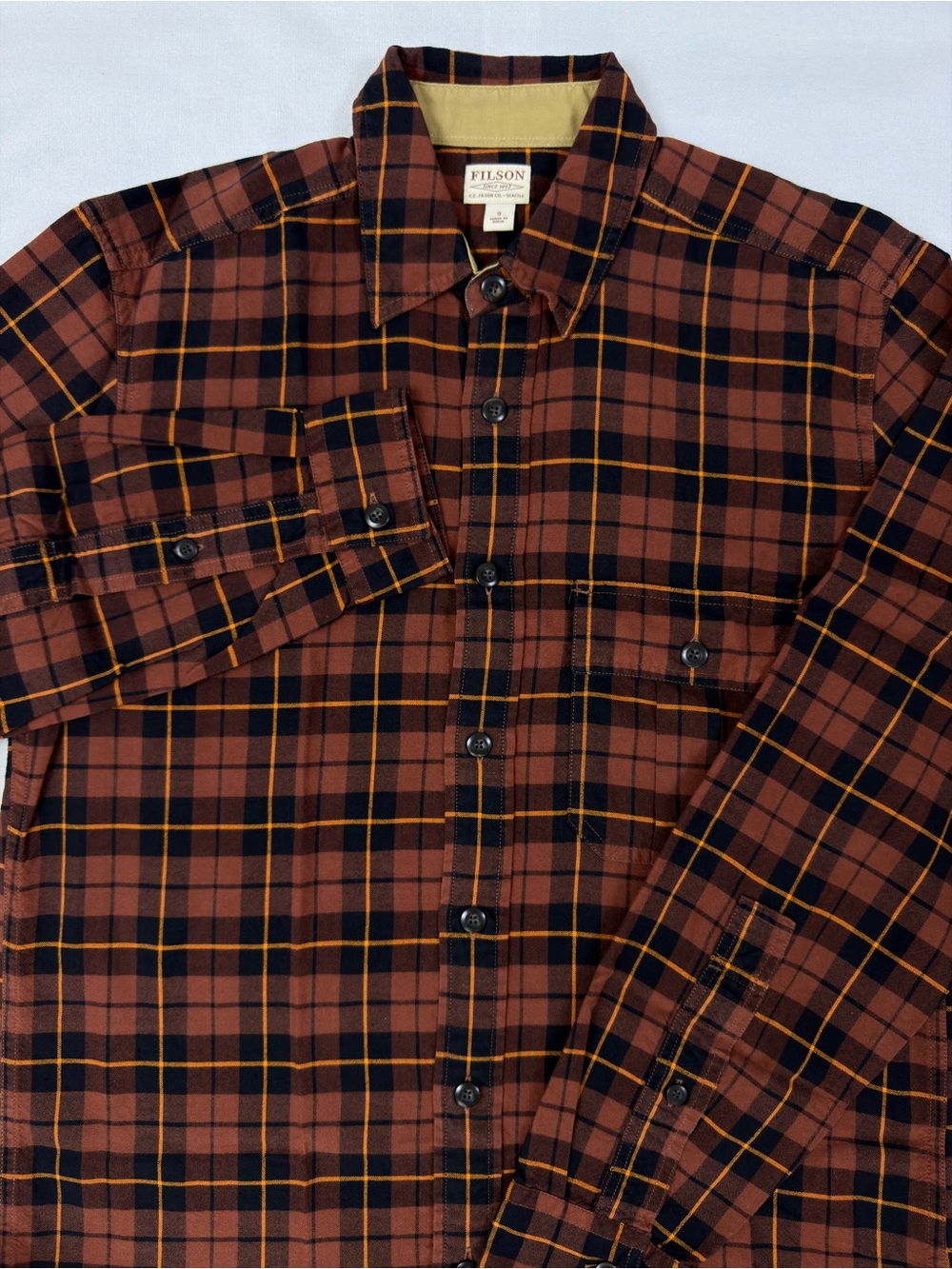 Filson Rustic Oxford Shirt Men’s Small Copper Black Plaid